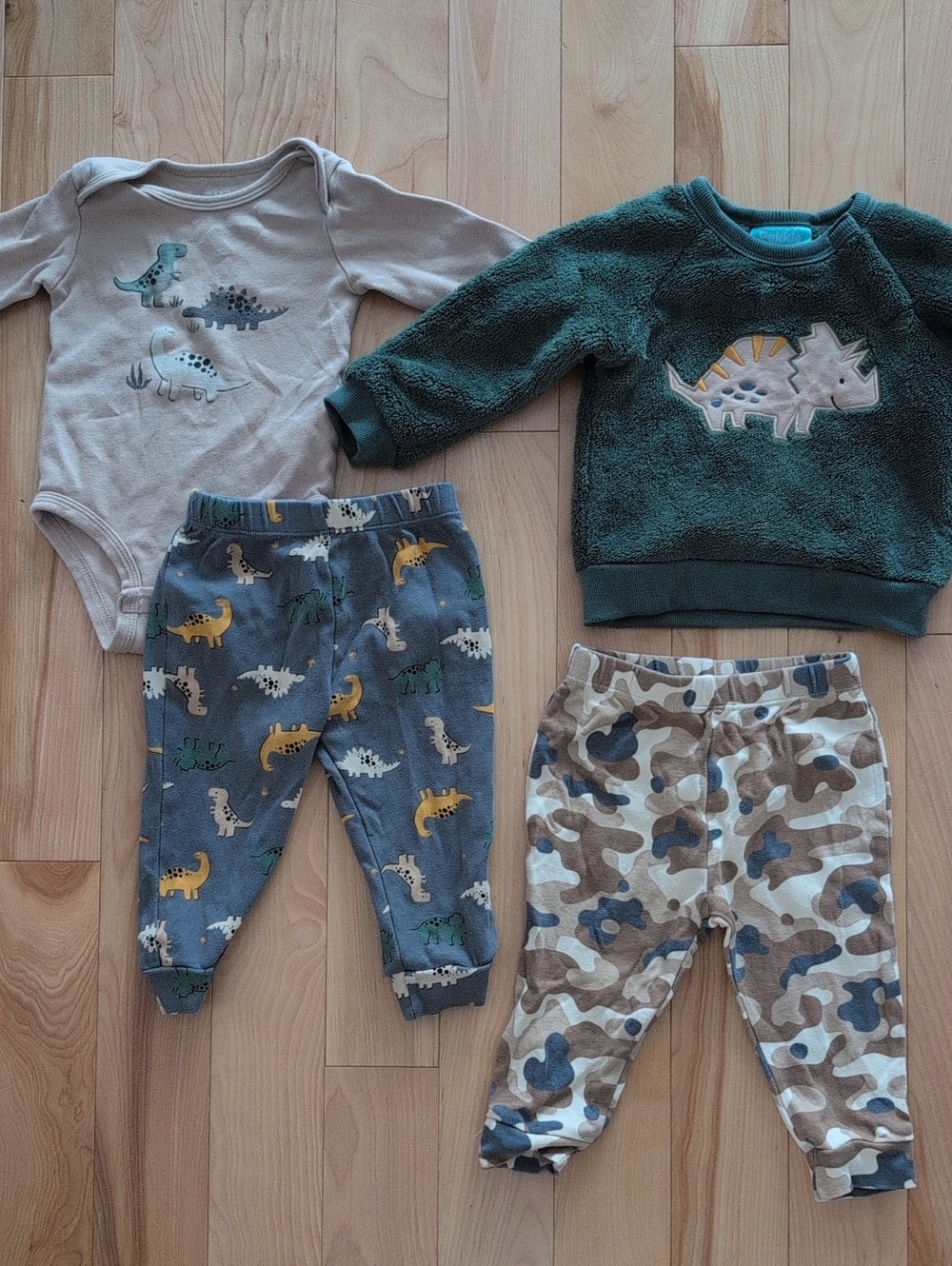 Baby Dino Pekkle 12 Months Set